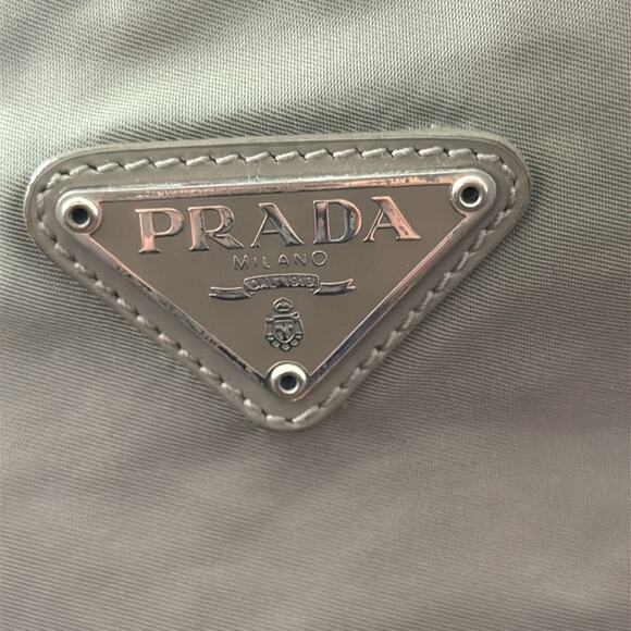 Vintage Prada Gray Tessuto Nylon Adjustable Top Zip Flat Crossbody Shoulder Bag - Picture 5 of 8